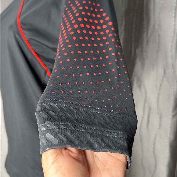 Nike Women’s Dri-Fit  Sz M Gray V-Neck 3/4 Sleeve Athletic T-Shirt - Picture 5 of 9